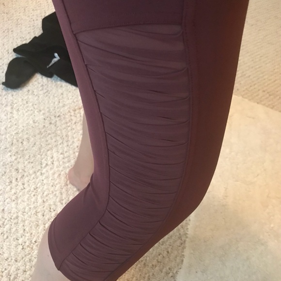 Lululemon capris leggings - Picture 6 of 7